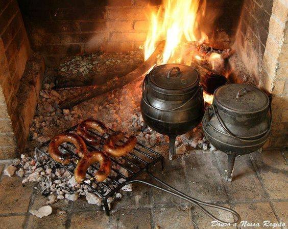 Cozinhar á Lareira Como os Nossos Avós