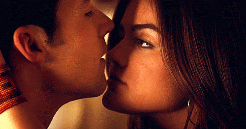 v5pzaq6n4q2.gif