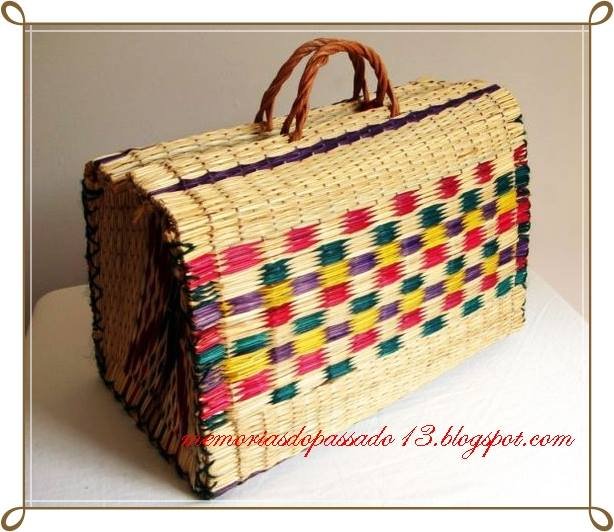 Entre Juncos e Memórias